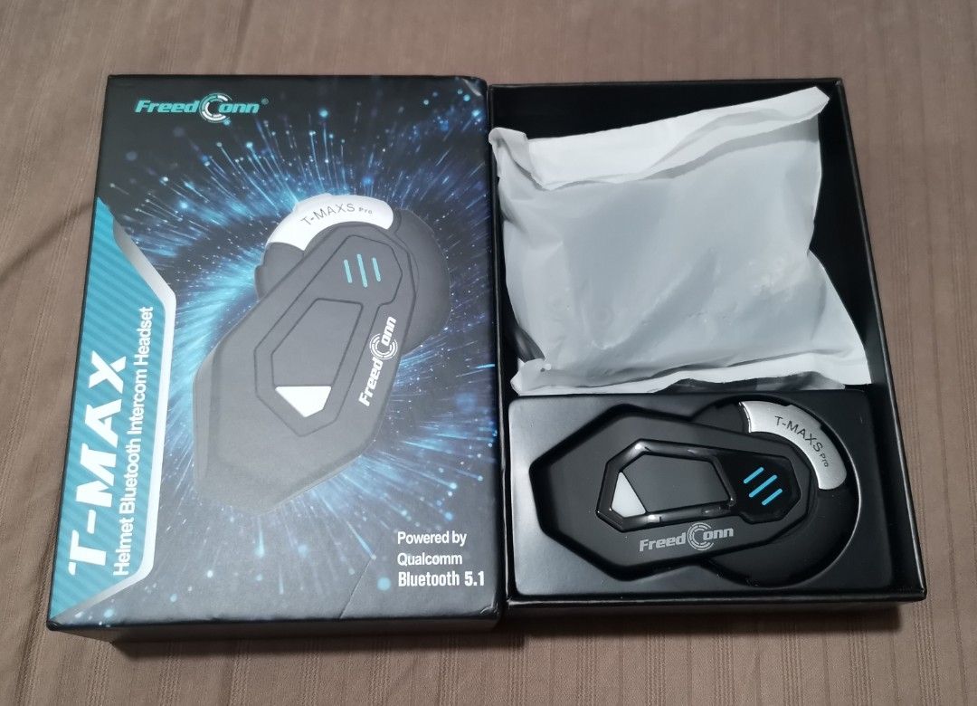 FreedConn T-MAX S Pro Helmet Intercom (Category: Helmets and other Riding Gears) located in Tarlac. Submitted by ravencedric (Listing ID 1433620076, Image 1). Description: Brand New Never Been Used FreedConn TMAX S-PRO Motorcycle Helmet Bluetooth Intercom The FreedConn TMAX S-PRO is our midrange intercom, loaded with specs! Designed for couples and group rides, it supports seamless communication with up to 6 riders. Its Bluetooth connectivity all
