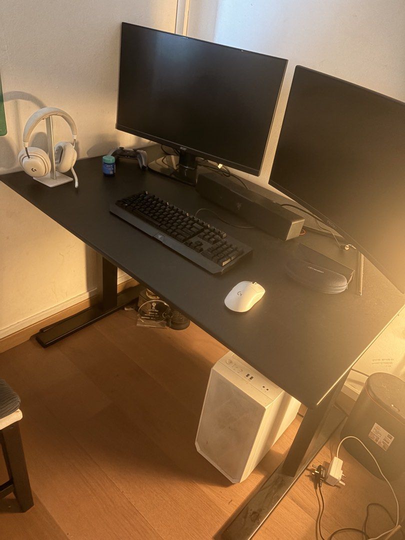 Full Gaming Setup436874489826519040