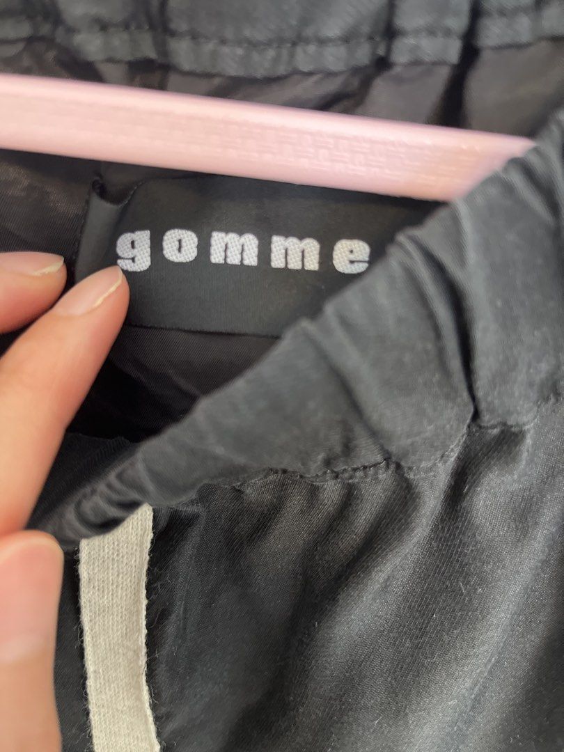 Gomme （分類：裙）位於 Hong Kong。 由 whpearlpoon 提交（商品編號 1433643380，圖片 3）。簡介： 。