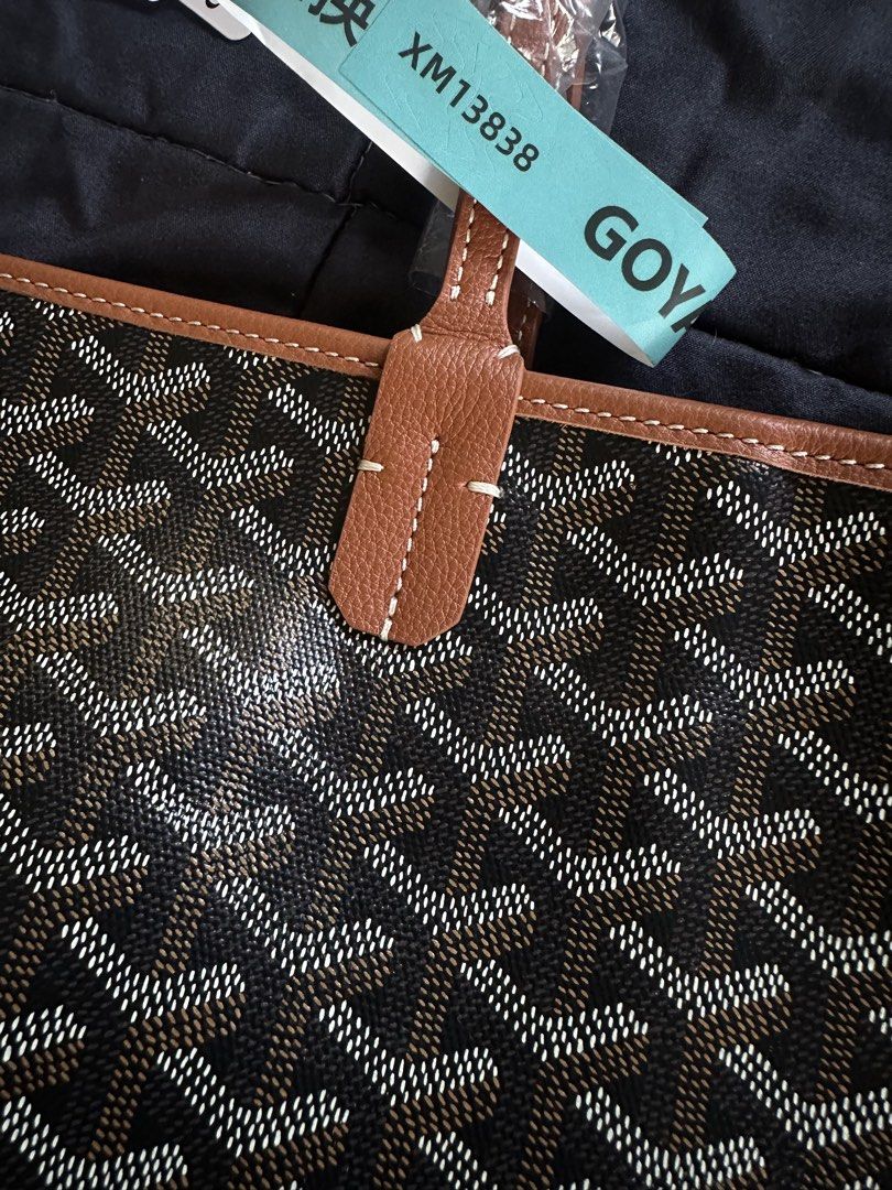 Goyard St. Louis Tote Bag (Category: Luxury Bags & Wallets) located in Cainta. Submitted by shopbyyna (Listing ID 1433678542, Image 2). Description: - Authentic Goyard St. Louis tote bag - Signature Goyardine canvas - Leather trim and handles - Detachable pouch included - Spacious interior - Perfect for everyday use Take note Super premium copy po ito Source from direct china Complete inclusion May other colors din. Just PM - Comes with original 