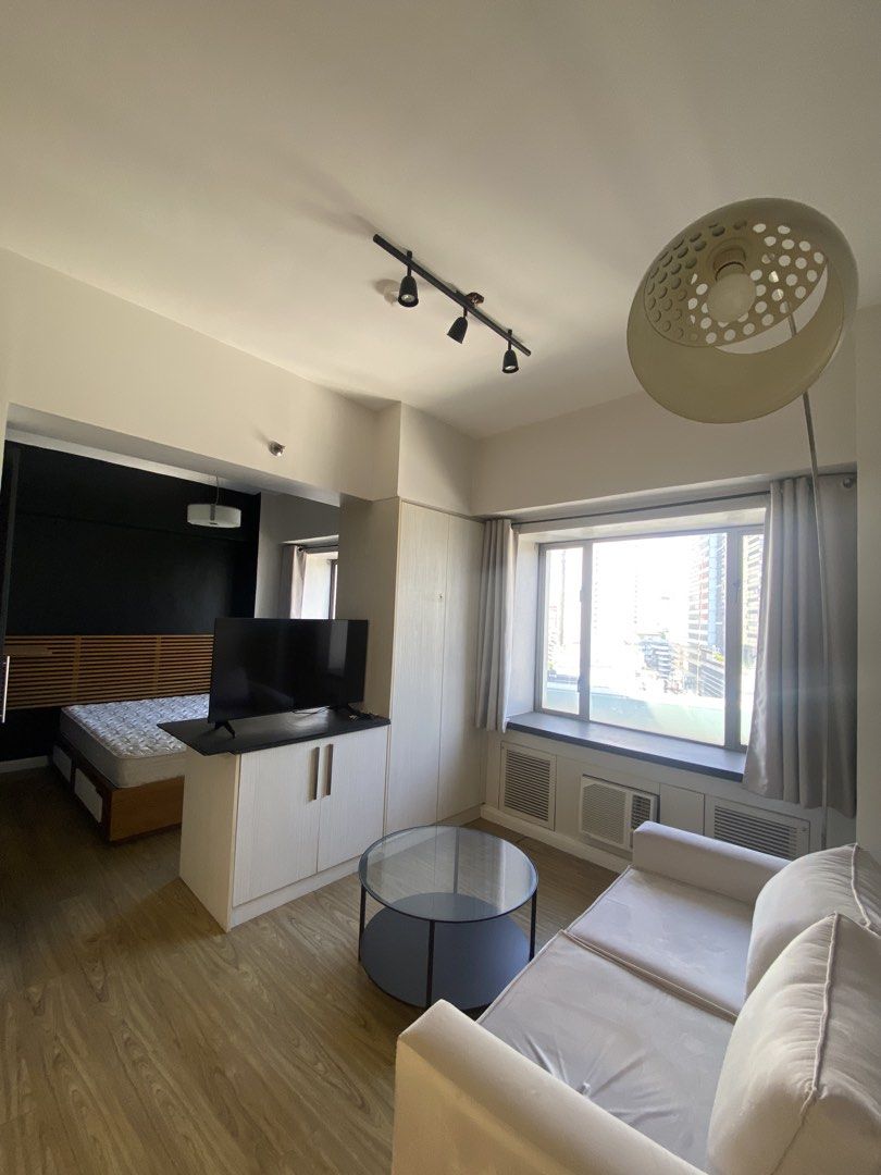 Greenbelt Parkplace Makati (Category: Apartments & Condos) located in Manila. Submitted by rebrokerdfpapa.09165270976 (Listing ID 1432530190, Image 1). Description: FOR DIRECT RENTER ONLY 1BR converted into one big studio unit. Floor area:36sqm fully furnished REady for Occupancy Contact 09165270977.