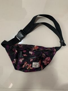 (Category: ) located in . Submitted by preloved_finds18 (Listing ID 1433740347, Image 1). Description: .