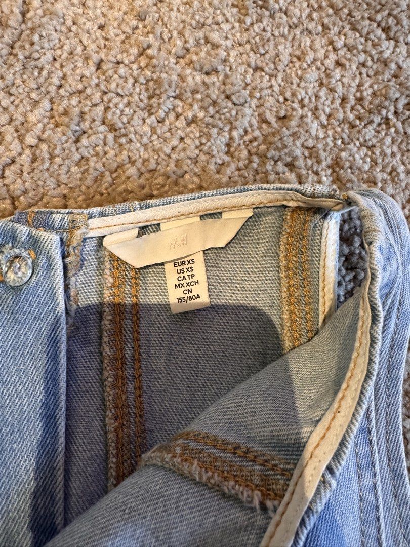H&M denim peplum top (Category: Sleeveless) located in Quezon City. Submitted by 013venz (Listing ID 1433677584, Image 2). Description: XS but fits better on S-M imo worn only once for an event bought this last feb for ₱1,790 .