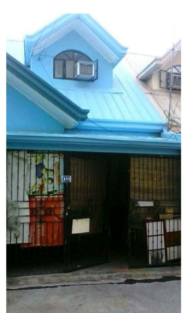 House and lot Clean titled (Category: Announcements) located in San Fernando. Submitted by belladeguzman (Listing ID 1433779602, Image 1). Description: house and lot CLEAN TITLED 50sqms lot area and 75sqms floor area LOFT TYPE 2bedrooms 1cr kitchen dining and living room area available GATED GARAGE FOR car location: Fortuneville3 Panipuan San Fernando Pampanga selling price 1.4million negotiable upon viewing. call 09507006270.