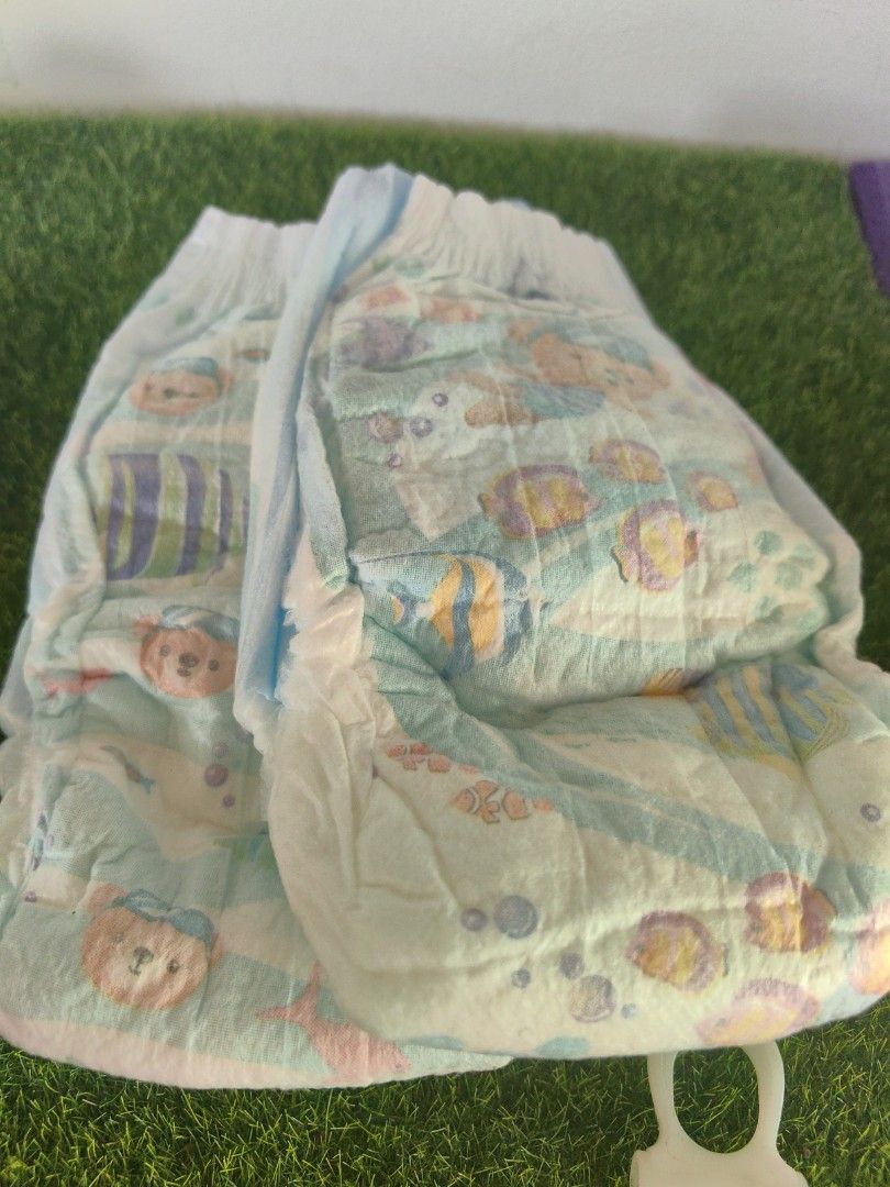 Huggies Swim Diapers (Category: Diapers & Baby Wipes) located in Zamboanga. Submitted by momglp (Listing ID 1433601779, Image 1). Description: - 2 pcs, free for every 500p purchase 11 - 15kgs, medium size, easy open sides Adorable animal print design - Blue and green color scheme - Unused and ready to use - Soft and absorbent material - Designed for baby comfort and protection.