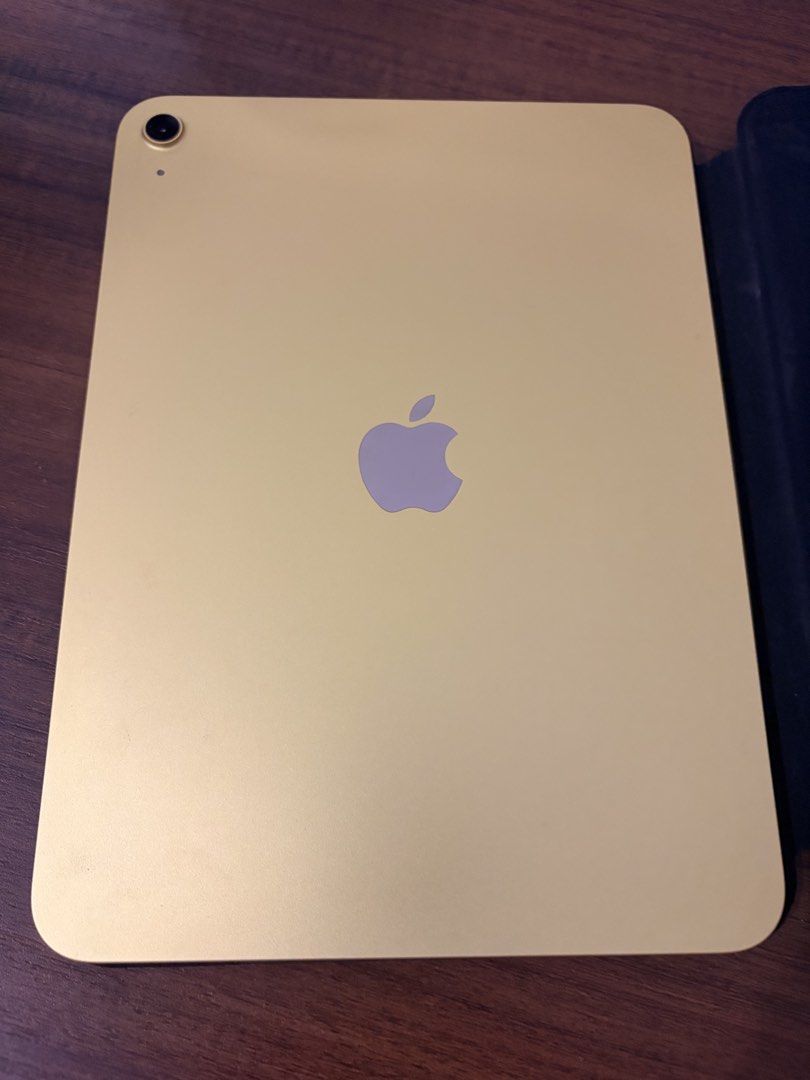 iPad A16 Yellow 128GB (Category: iPad) located in Las Pinas. Submitted by yukamatsukii (Listing ID 1433583748, Image 1). Description: - iPad A16, Yellow color - 128GB storage - Includes a case - Meetup available - No issues at all or any scratches - original Box included - RFS: no need anymore .