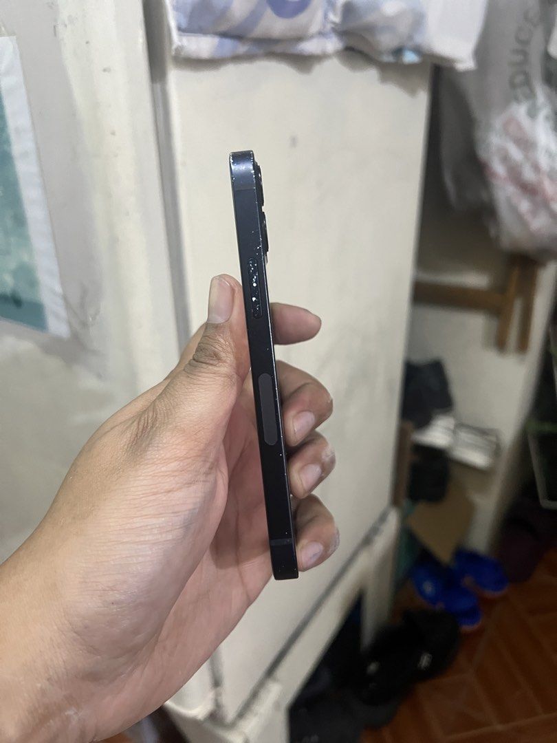IPhone 12 mini black Openline (Category: iPhone 12 Series) located in Makati City. Submitted by nk0004 (Listing ID 1433664610, Image 2). Description: Iphone 12 mini 128gb Factory unlock Any sim will do Unli reset if u want . All working Face id / truetone / camera / wifi ✔️ Unit only May iba pa pong color: blue / white / mint green .