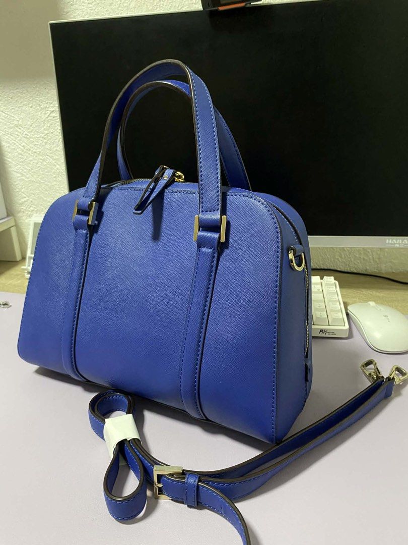 Kate Spade blue sling bag (Category: Cross-body Bags) located in Angeles City. Submitted by sjd_stuff (Listing ID 1433706109, Image 2). Description: .