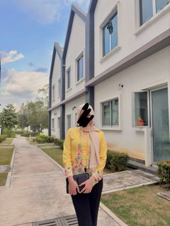 (Category: ) located in . Submitted by ennsyahnum_ (Listing ID 1433777144, Image 1). Description: .