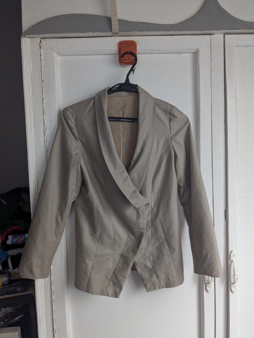 Khaki Office Coat and Pants Set Coordinates (Category: Sets or Coordinates) located in Quezon City. Submitted by nnncorner (Listing ID 1433678183, Image 1). Description: Custom Made Khaki Office Blazer and Pants Coat Length 24 inches Coat Width 15 inches Pants Waist 15 inches (28-30 waistline) Pants Length 37 inches No ww No issues 9/10 condition For small to medium frame Pls refer to the tape measured size! 800.
