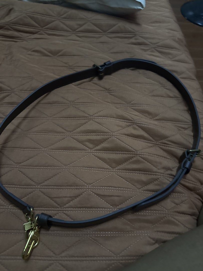 Louis Vuitton Bag Strap (Category: Luxury Bags & Wallets) located in Manila. Submitted by kennethpam82250 (Listing ID 1433626292, Image 2). Description: - Authentic Louis Vuitton bag strap - Brown leather - Gold-tone hardware - Features the Louis Vuitton logo - Adjustable length - Perfect for replacement or adding versatility.