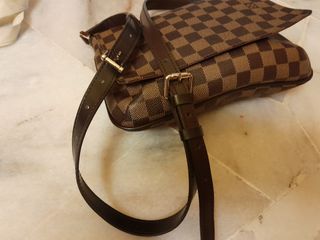 (Category: ) located in . Submitted by maaria (Listing ID 1433719577, Image 1). Description: .