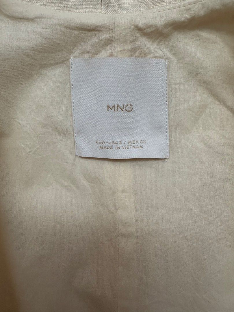 Mango Linen Vest (Category: Sleeveless) located in Taytay. Submitted by chie2022 (Listing ID 1433651228, Image 2). Description: Original Bought from Mango store Brand new Washed but never worn Bought for P1,695 Color: Off white 16.5 inches, armpit to armpit laid flat (see photo).
