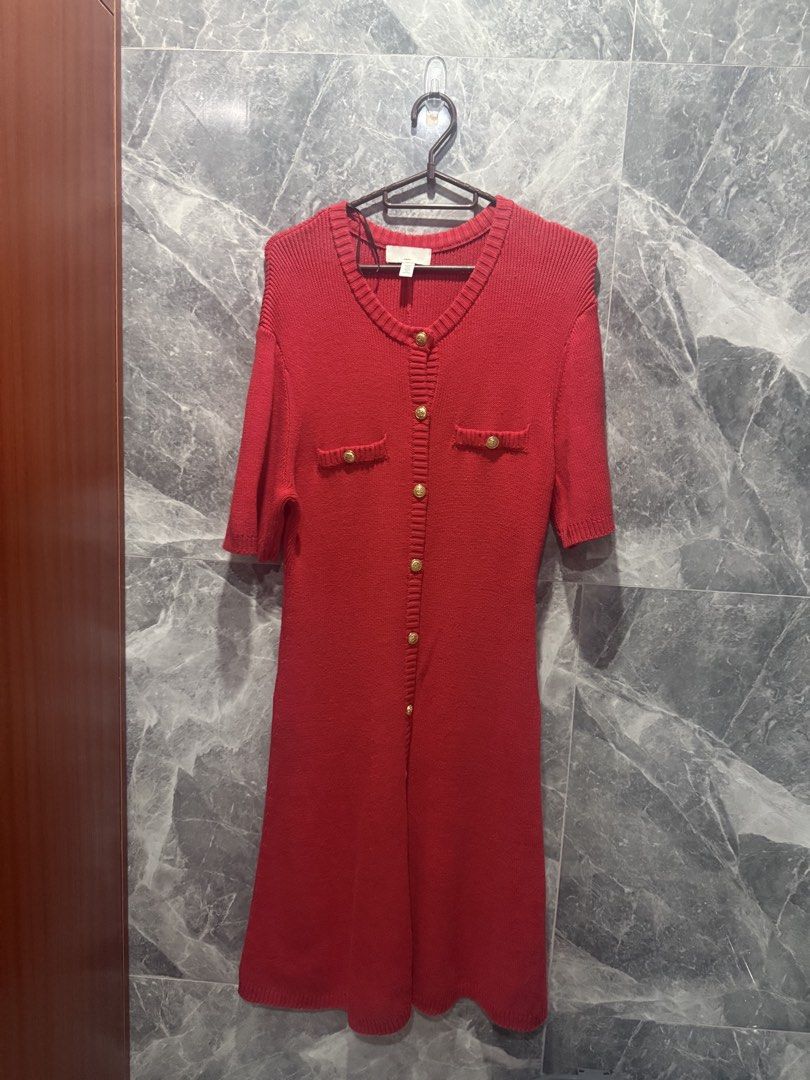Maternity H&m dress (Category: Dresses) located in Manila. Submitted by declutterwithg (Listing ID 1433779873, Image 2). Description: used twice only in my pregnancy.