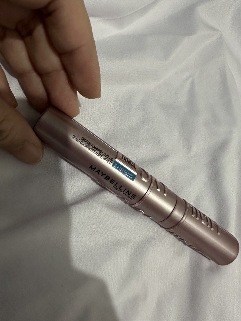 Maybelline Lash Sensational Sky High Mascara (Category: Makeup) located in Pasay City. Submitted by j9declutter (Listing ID 1433723370, Image 2). Description: Carousell Decluttering! Selling low!!! Pick-up via grab/move it/joyride/angkas/lalamove. Meet-up location: Lrt Edsa station NO COD! If in doubt, wag bumili 😁 You can pay thru BPi & Gcash only. Happy shopping! ❤️❤️❤️ - Maybelline Lash Sensational Sky High Mascara - Waterproof formula - Rose