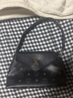 (Category: ) located in . Submitted by letzshopp (Listing ID 1433769991, Image 1). Description: .