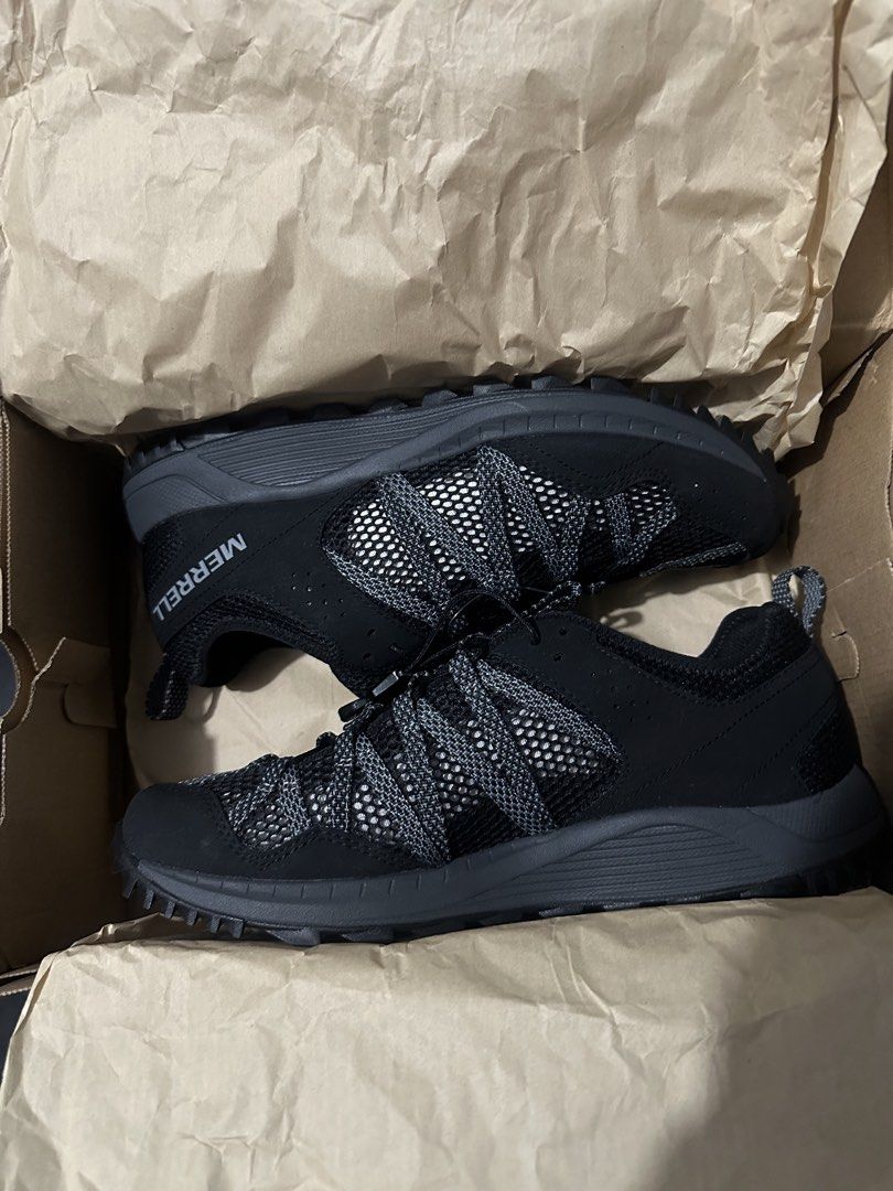 Merrell Wildwood Aerosport (Category: Sneakers) located in Hagunoy. Submitted by ellsante (Listing ID 1433671744, Image 2). Description: Size US 9 Brandnew, with box & complete tags RFS: di natuloy hike Can ship j&t/lalamove.