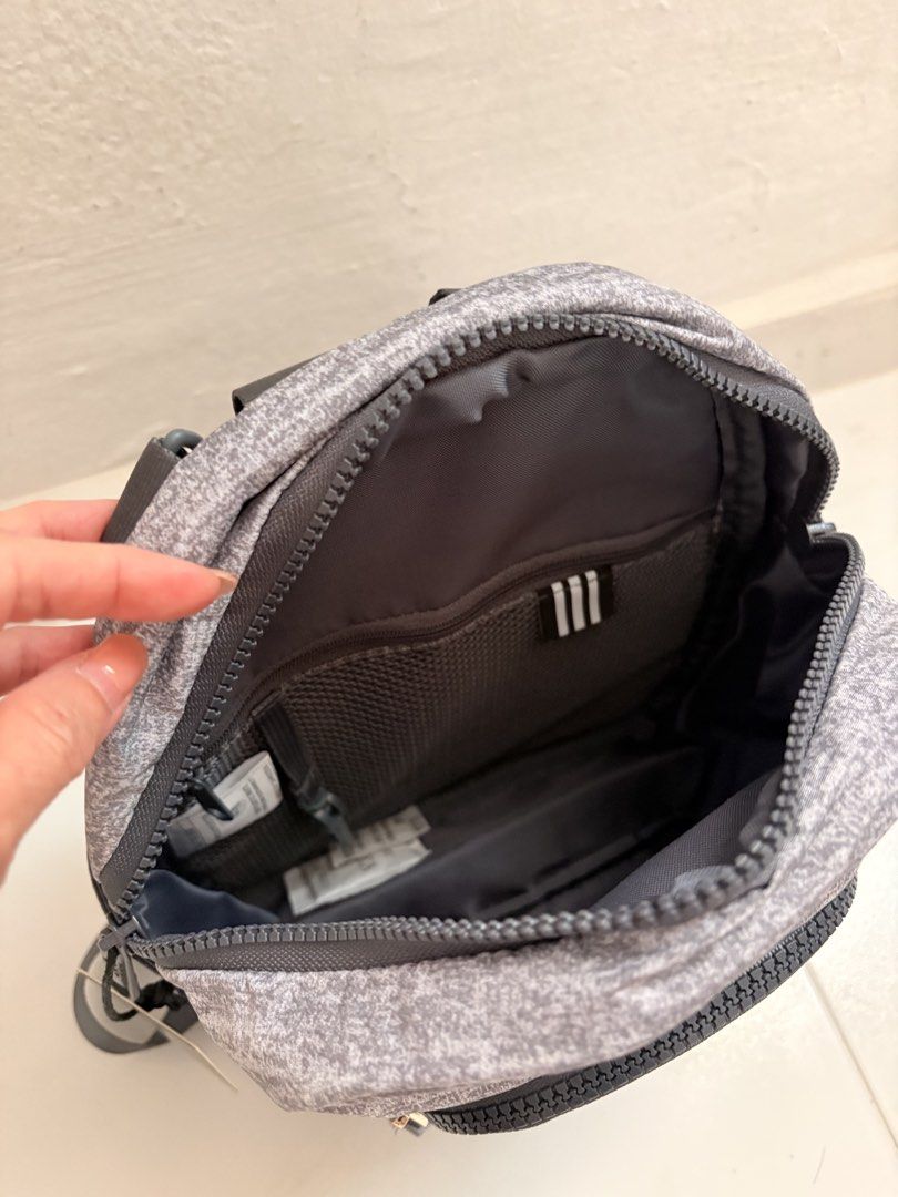 Mini backpack (Category: Backpacks) located in Singapore. Submitted by iloveslippers (Listing ID 1433662278, Image 3). Description: A mini backpack to carry along for your walks. .