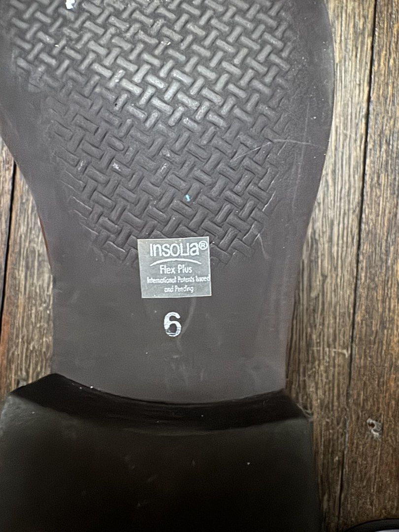 M&S Ladies Leather Boots Brown Size 8 (Category: Boots) located in Manila. Submitted by lisa.ono (Listing ID 1433660249, Image 3). Description: Never used, brown Marks & Spencer leather boots. Size 8, ladies. Rfs: no plans of using it anymore .