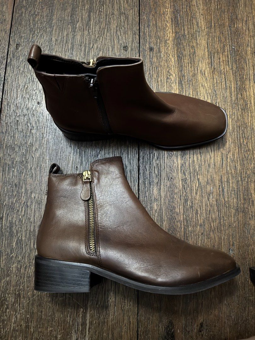 M&S Ladies Leather Boots Brown Size 8 (Category: Boots) located in Manila. Submitted by lisa.ono (Listing ID 1433660249, Image 1). Description: Never used, brown Marks & Spencer leather boots. Size 8, ladies. Rfs: no plans of using it anymore .