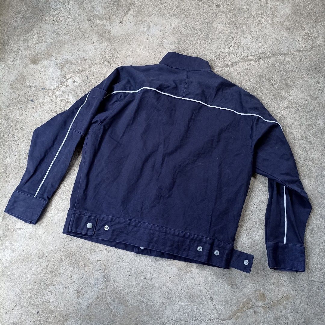Multi-Pocket Boxy Jacket (Category: Coats, Jackets and Outerwear) located in Davao. Submitted by anythin6 (Listing ID 1433630025, Image 3). Description: Excellent Condition Made in Japan Dimes: 20/22 (Boxy) Add Shipping Fee.