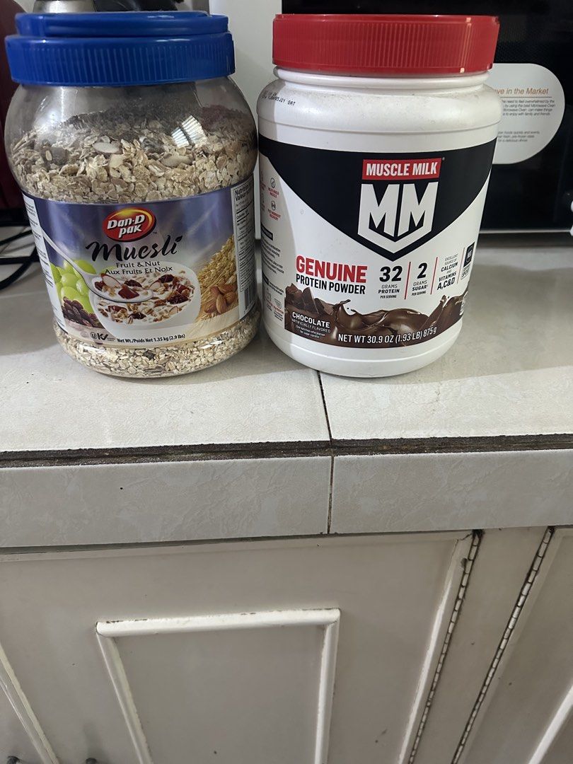 Muscle Milk Protein Powder & Dan-D Pak Muesli (Category: Beverages) located in Paranaque City. Submitted by amanda8635 (Listing ID 1433677583, Image 1). Description: Twice lang syan ginamit and almost full pa po sya. Pls. Pictures usage and expiry date. Bundle ko na sya for P1,500 Note: Dan D pack almost full pa Chocolate powder nasa 1/2 pa or more.