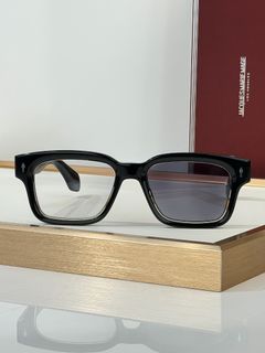 (Category: ) located in . Submitted by luxeglasses (Listing ID 1433687121, Image 1). Description: .