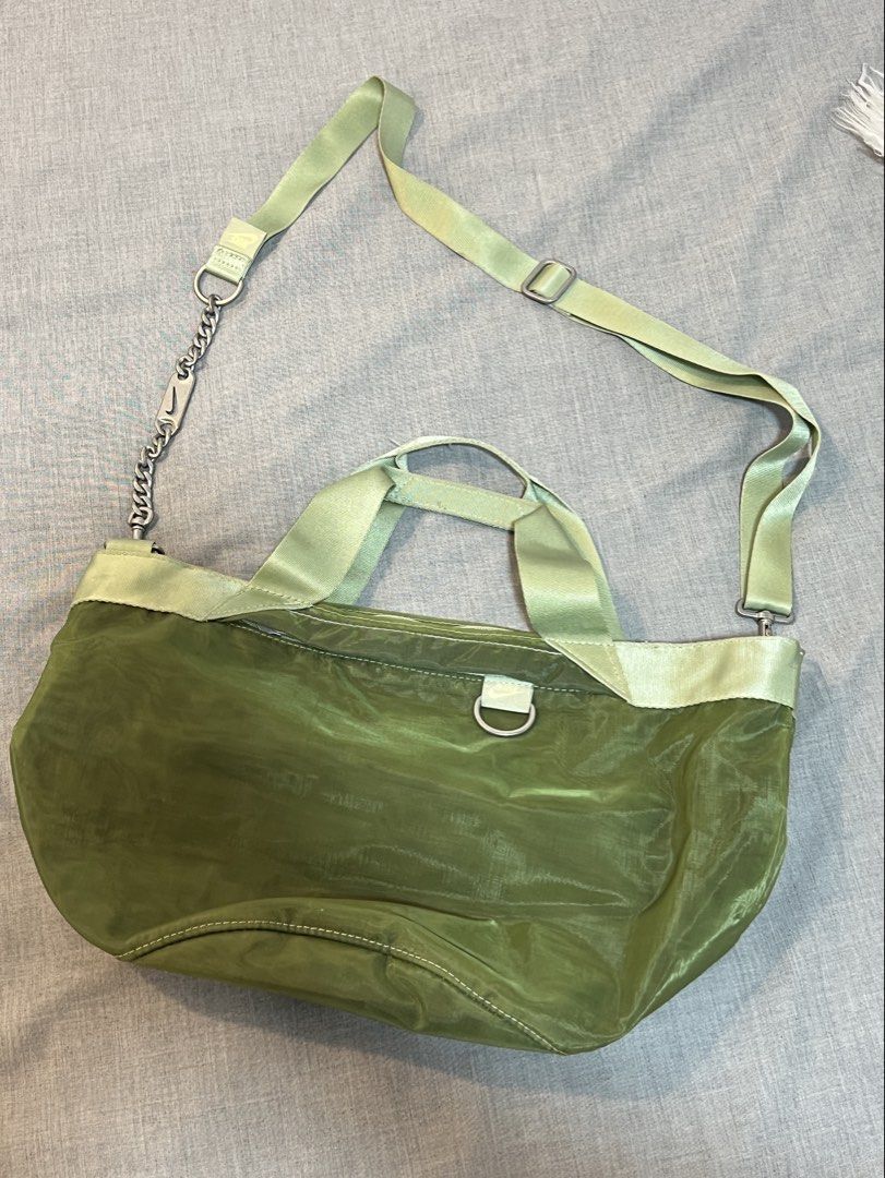 Nike Futura Luxe (Category: Cross-body Bags) located in Quezon City. Submitted by namasteing (Listing ID 1433643674, Image 2). Description: 💌 nike futura luxe (no pouch included when purchased at nike) 💌 super spacious and chic! 💌 used twice lang and forgot about it na 💌 retails for 3k. last price posted. .