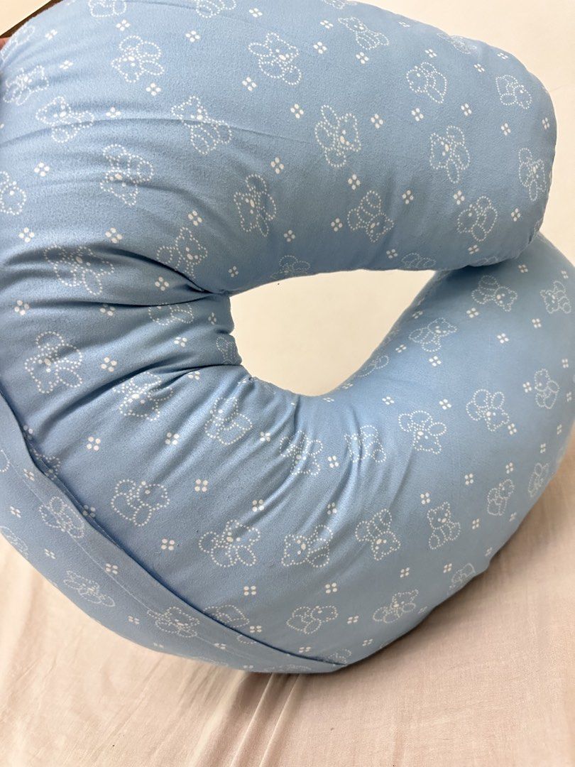 Nursing Pillow with Blue Bear Pattern (Category: Breastfeeding & Bottle Feeding) located in Taguig. Submitted by queeniekilig (Listing ID 1433608339, Image 2). Description: - Soft blue fabric with cute bear pattern - Designed for breastfeeding support and comfort - Curved shape for comfortable positioning.