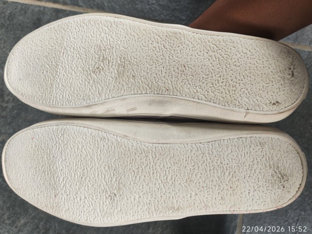 Old Navy Slip On Shoes (Category: Casual Shoes) located in Tagudin. Submitted by 77sleep (Listing ID 1433663702, Image 3). Description: .