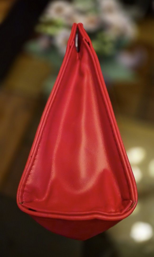 Original YSL Beauty Cosmetic Pouch (Category: Luxury Bags & Wallets) located in Cabanatuan. Submitted by meyrasol (Listing ID 1433706147, Image 3). Description: authentic gwp (gift with purchase) may visible fold marks lang pero unused condition pa.