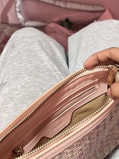(Category: ) located in . Submitted by jonahmae08 (Listing ID 1433688117, Image 1). Description: .