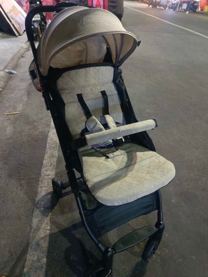 Picolo Travel Stroller (Category: Strollers) located in Manila. Submitted by patrealest (Listing ID 1433768197, Image 1). Description: Travel stroller newborn to toddler Picolo brand Nabili lang namin at nagamit nung visita iglesia, tapos natambak na rin hahahaha 2,200 .