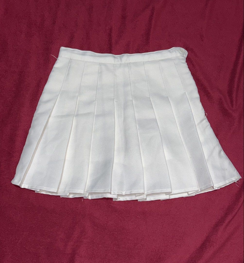Pleated Mini Skirt (Category: Skirts) located in Polangui. Submitted by declutterw_kat (Listing ID 1433691159, Image 1). Description: - no actual when worn pics - size: xs rfs: decluttering .