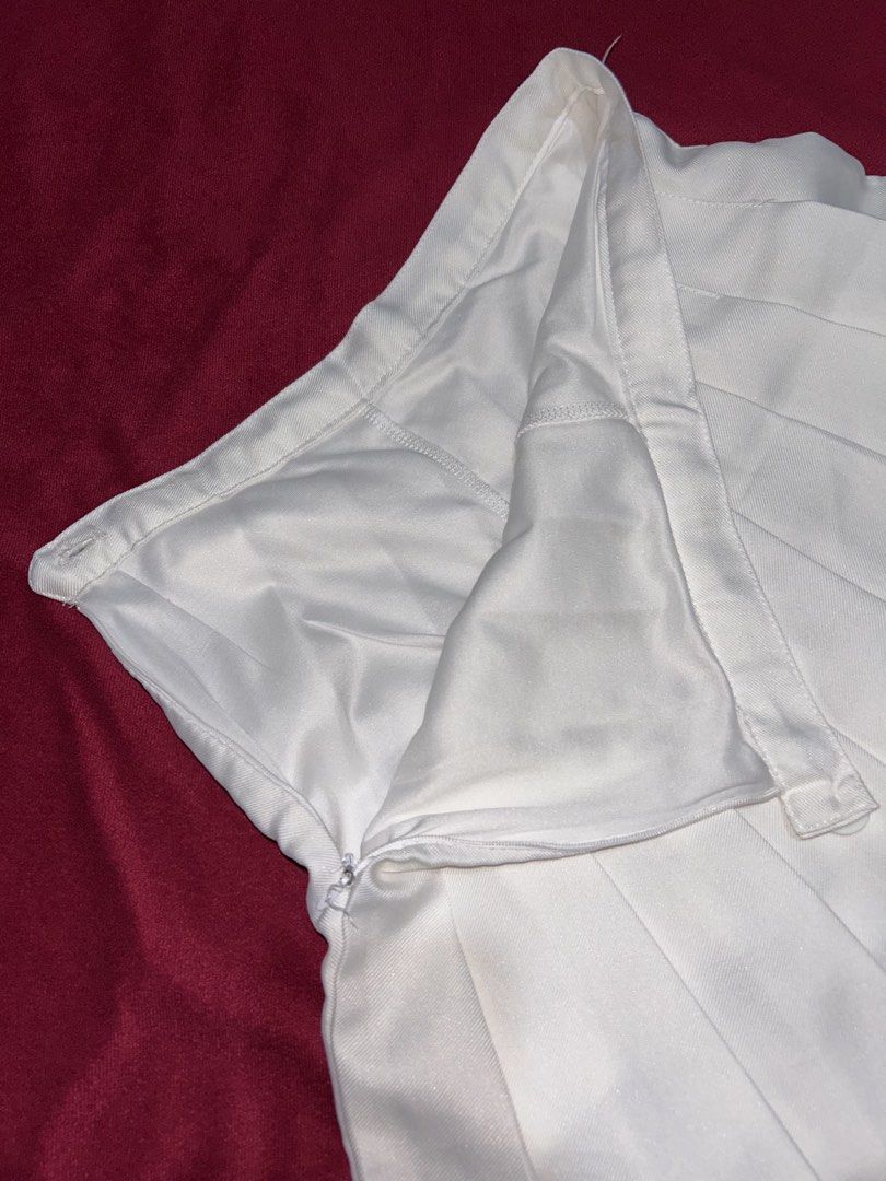 Pleated Mini Skirt (Category: Skirts) located in Polangui. Submitted by declutterw_kat (Listing ID 1433691159, Image 3). Description: - no actual when worn pics - size: xs rfs: decluttering .