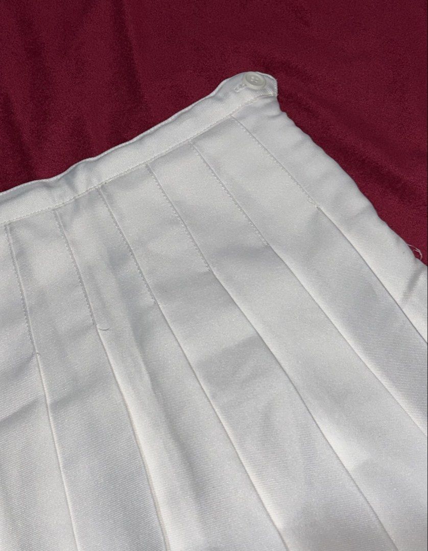 Pleated Mini Skirt (Category: Skirts) located in Polangui. Submitted by declutterw_kat (Listing ID 1433691159, Image 2). Description: - no actual when worn pics - size: xs rfs: decluttering .