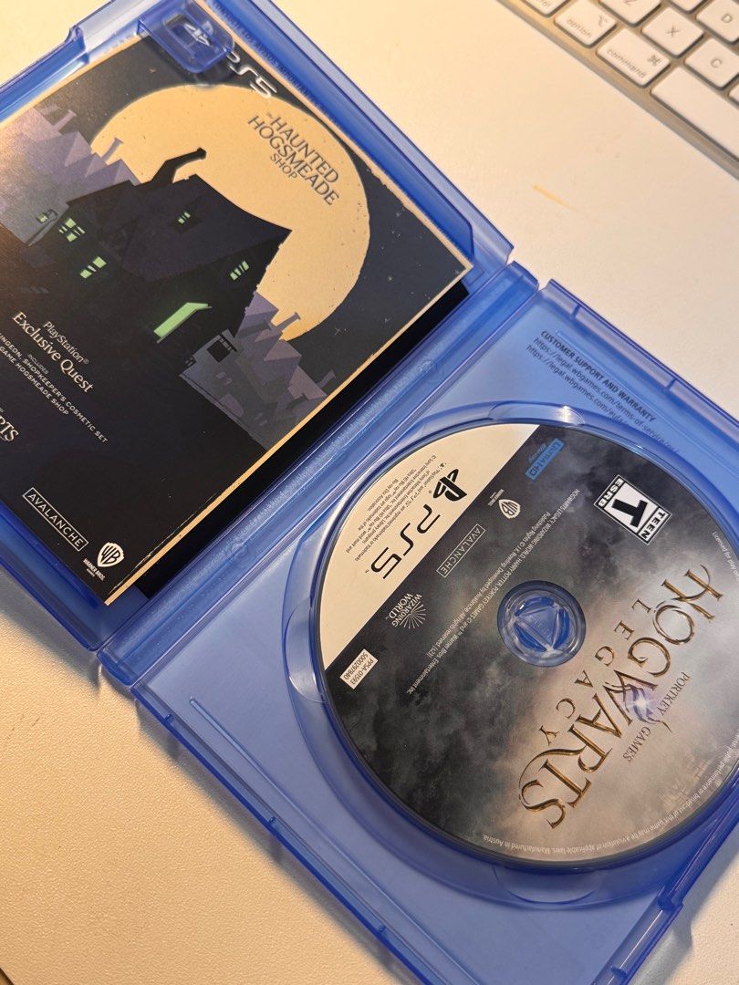 PS5 Hogwarts Legacy (Category: PlayStation) located in Manila. Submitted by alarmclark (Listing ID 1433703776, Image 3). Description: barely used. only 1 round. .