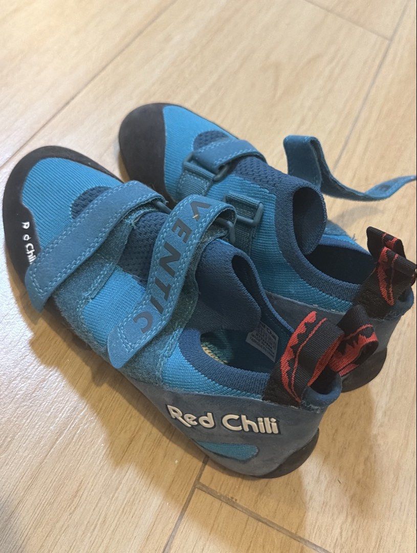 Red Chili Ventic Climbing Shoes bouldering (Category: Hiking & Camping) located in Quezon City. Submitted by teraagram (Listing ID 1433727873, Image 1). Description: Red Chili Ventic climbing boulder shoes - Size: US 6.5, UK 5.5, EUR 38.5 little to no scratches barely broken in (used once or twice lang kaya halos bnew) RFS - no time for bouldering na.