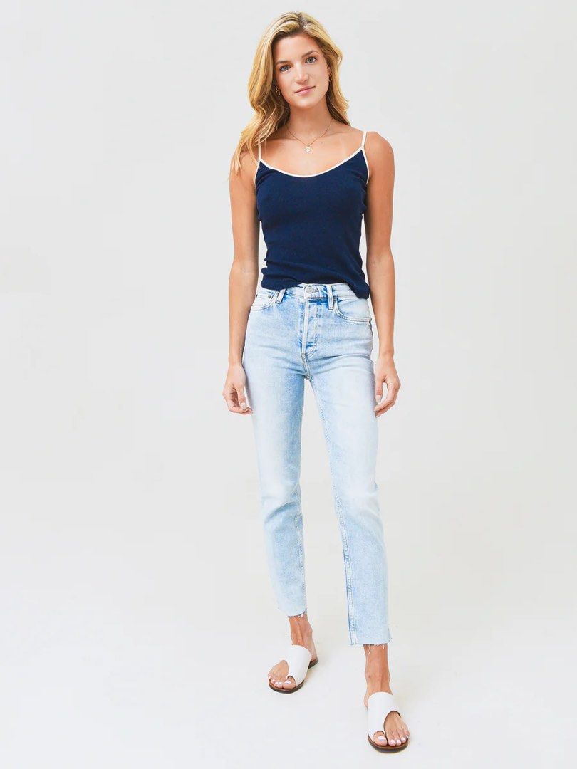 RE/DONE High Rise 90s Ankle Crop Jeans (Category: Jeans) located in Manila. Submitted by bluebubblegum (Listing ID 1433781121, Image 2). Description: - size 24 - bought for ~₱13.5k .