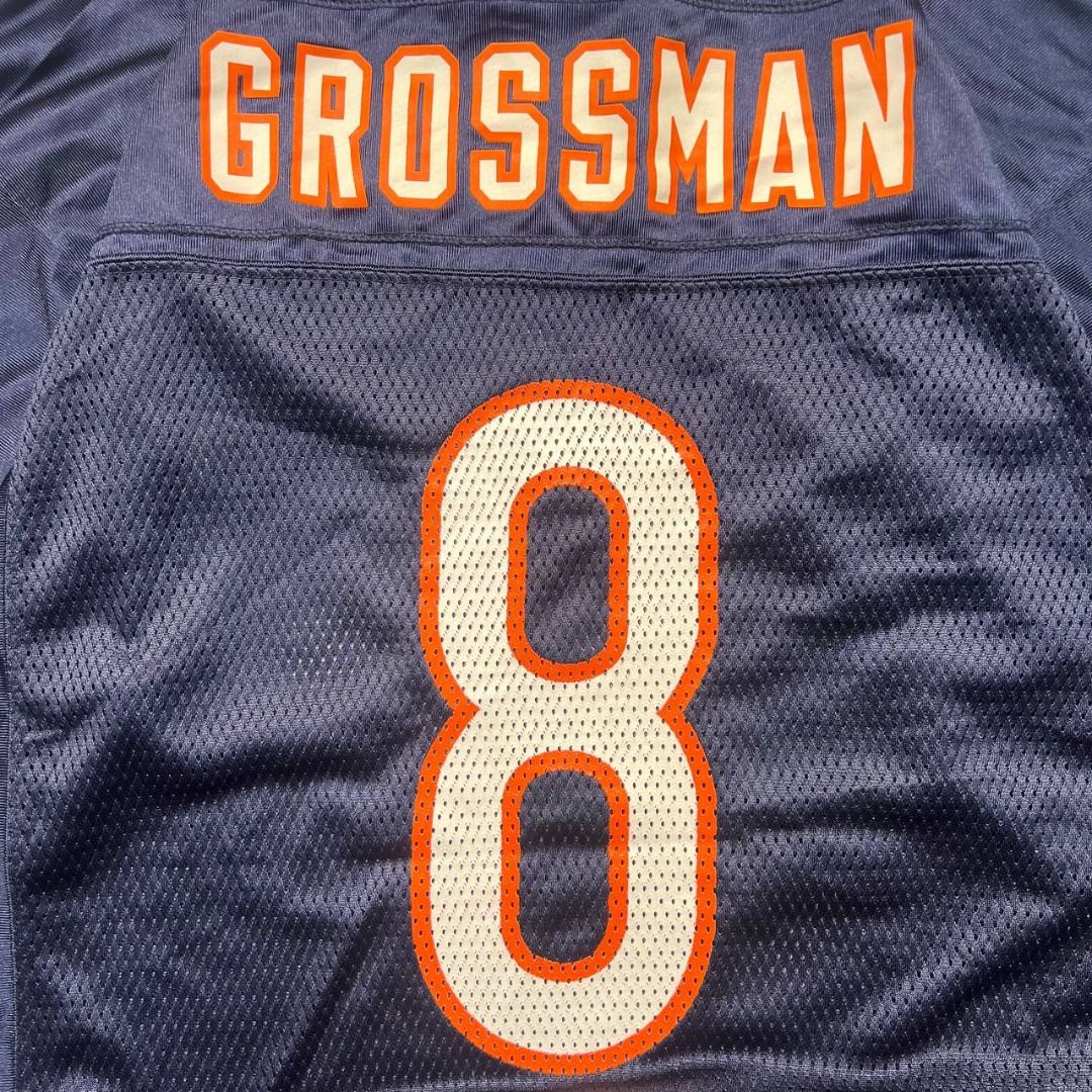 Reebok Chicago Bears Grossman #8 Jersey (Category: Activewear) located in Mandaluyong City. Submitted by theroom501 (Listing ID 1433682957, Image 3). Description: Reebok Chicago Bears Grossman #8 Jersey Condition:Well Used Size on tag: Medium Issue:Minor Lints and Crack Prints stain, need wash. Price: 1800 Details 👇🏼 📐Waist: 23 inches 📐Length: 33 inches 📐none Courier LBC JNT Lalamove.