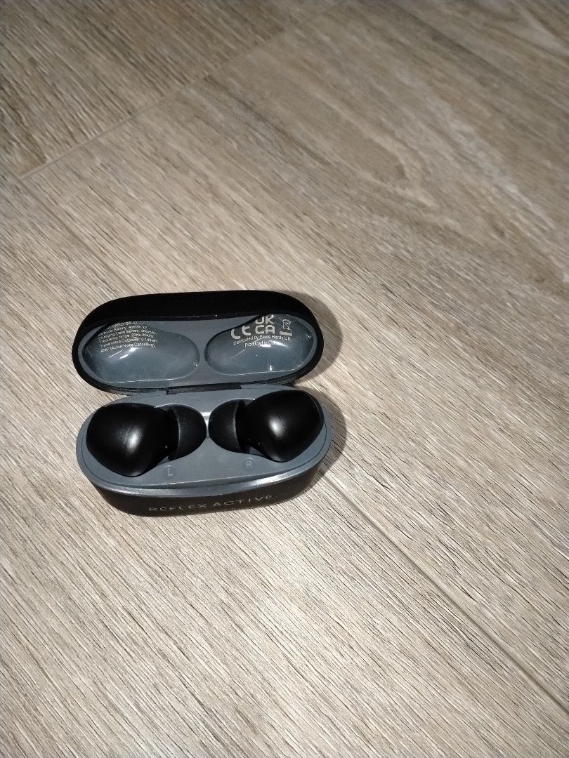 Reflex Active Wireless Earbuds (Category: Earphones) located in Singapore. Submitted by baller122 (Listing ID 1433779754, Image 2). Description: - Reflex Active wireless earbuds - bought for 30 selling for 20 - USB-C charging port -sell away as i did not like it -not used at all just don’t have the casing -fast deal 17 take and go -cash only.