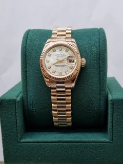 (Category: ) located in . Submitted by ngeehoewatches (Listing ID 1433720291, Image 1). Description: .