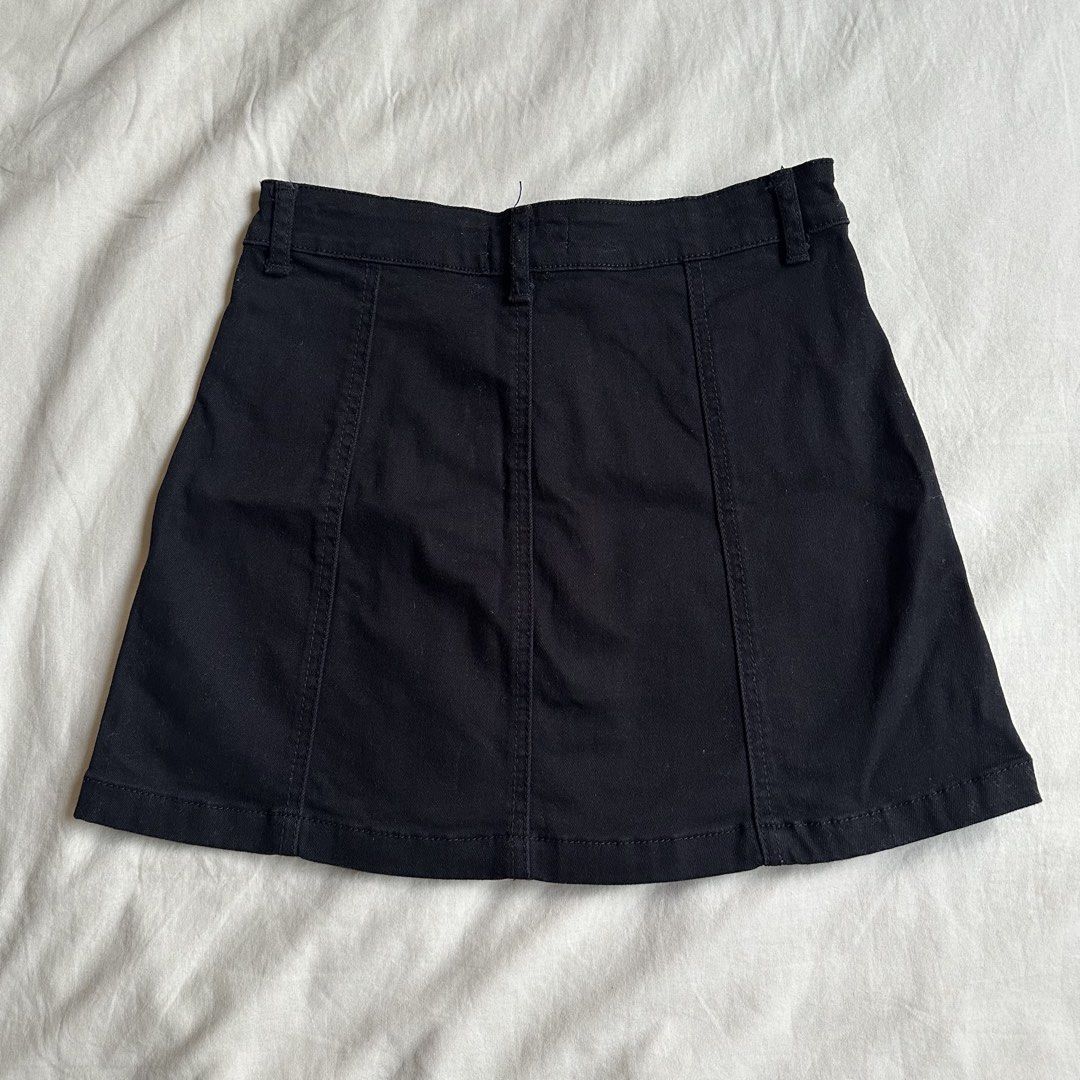 (S) Forever 21 Black Denim Button Down Skirt with Silver hardware (Category: Skirts) located in Dagupan City. Submitted by kc.declutters (Listing ID 1433683594, Image 2). Description: - good as new, worn once only..