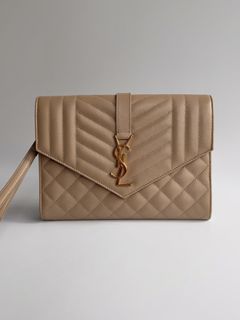 (Category: ) located in . Submitted by lian_closet (Listing ID 1433764037, Image 1). Description: .