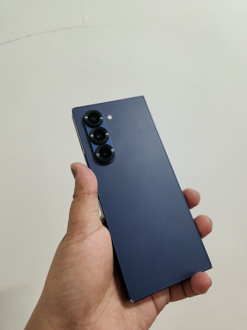 Samsung Galaxy Z Fold 6 (Category: Samsung) located in San Juan City. Submitted by wainefreygadgetshop (Listing ID 1433771980, Image 1). Description: SAMSUNG GALAXY Z FOLD 6 12/512gb ALL GOODS AT WORKING NO REPAIR HISTORY GAMING PHONE PEDE PANG BACK UP PHONE SCREEN TESTED SIGNAL TEST CAMERA SOBRANG LINAW FRONT SCREEN ONLY YUNG MAGAGAMIT HONEST ISSUE ILALAGAY SA NOTE PARA AWARE KA! NOTE* *SEE POSTED PICTURE SA MAIN SCREEN HINDI NA TOTOUCH napaka o