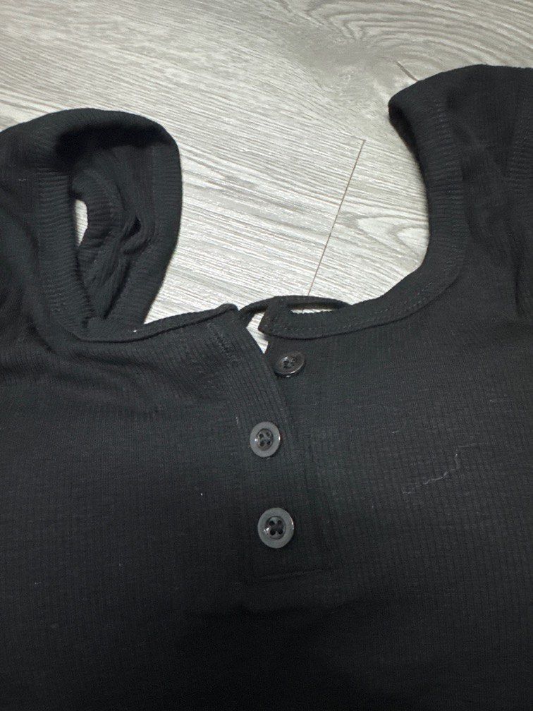Singlets with padding (Category: Sleeveless) located in Kajang. Submitted by xy001015 (Listing ID 1433697345, Image 3). Description: Bundle for RM20.
