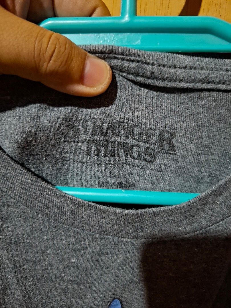 Stranger Things Graphic Tee (Category: Tshirts & Polo Shirts ) located in Victorias. Submitted by doc_keith (Listing ID 1433732182, Image 3). Description: - Gray Stranger Things graphic tee - Features a colorful graphic - Size: Medium (19.5x28) - Condition: Good 400+sf Negros Occidental .