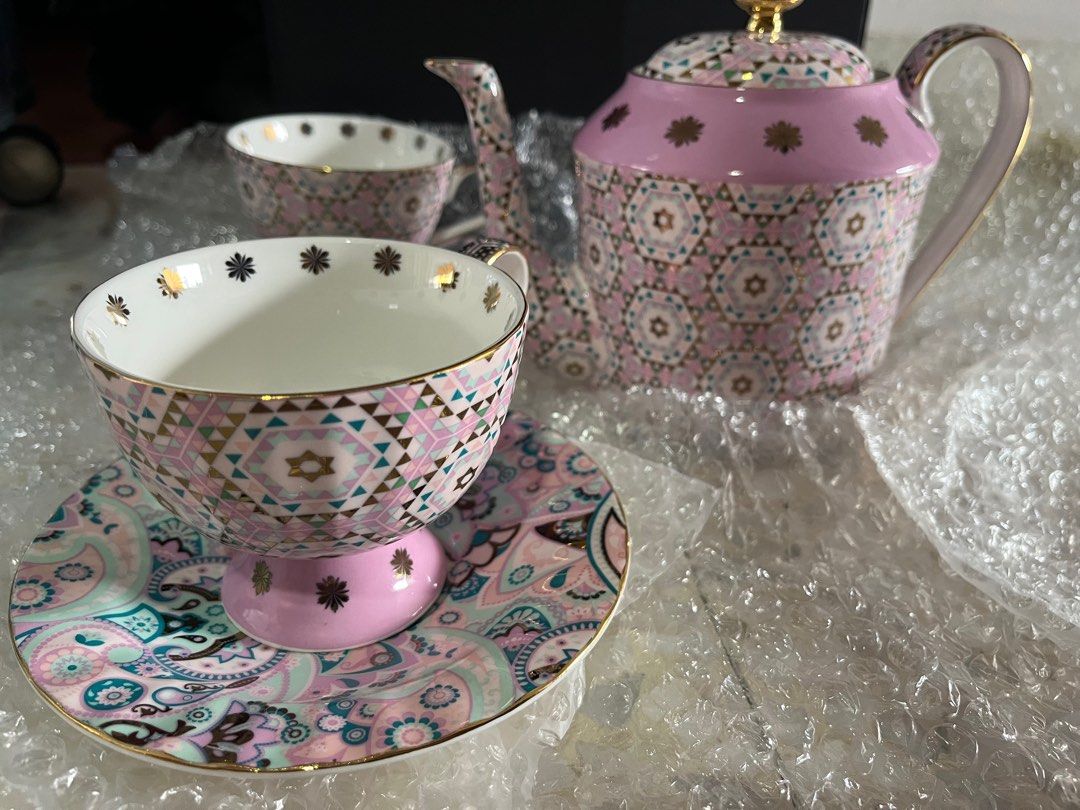 T2 Teapot and cups set for 2489398809711104000