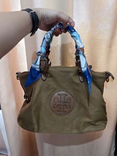 (Category: ) located in . Submitted by findswithalcloset (Listing ID 1433721541, Image 1). Description: .
