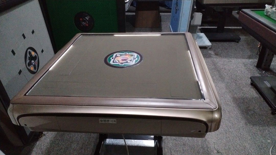 Used automatic mahjong table with LED